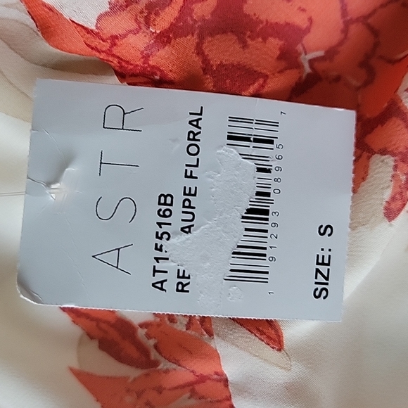 ASTR The Label Floral Top - Picture 10 of 10